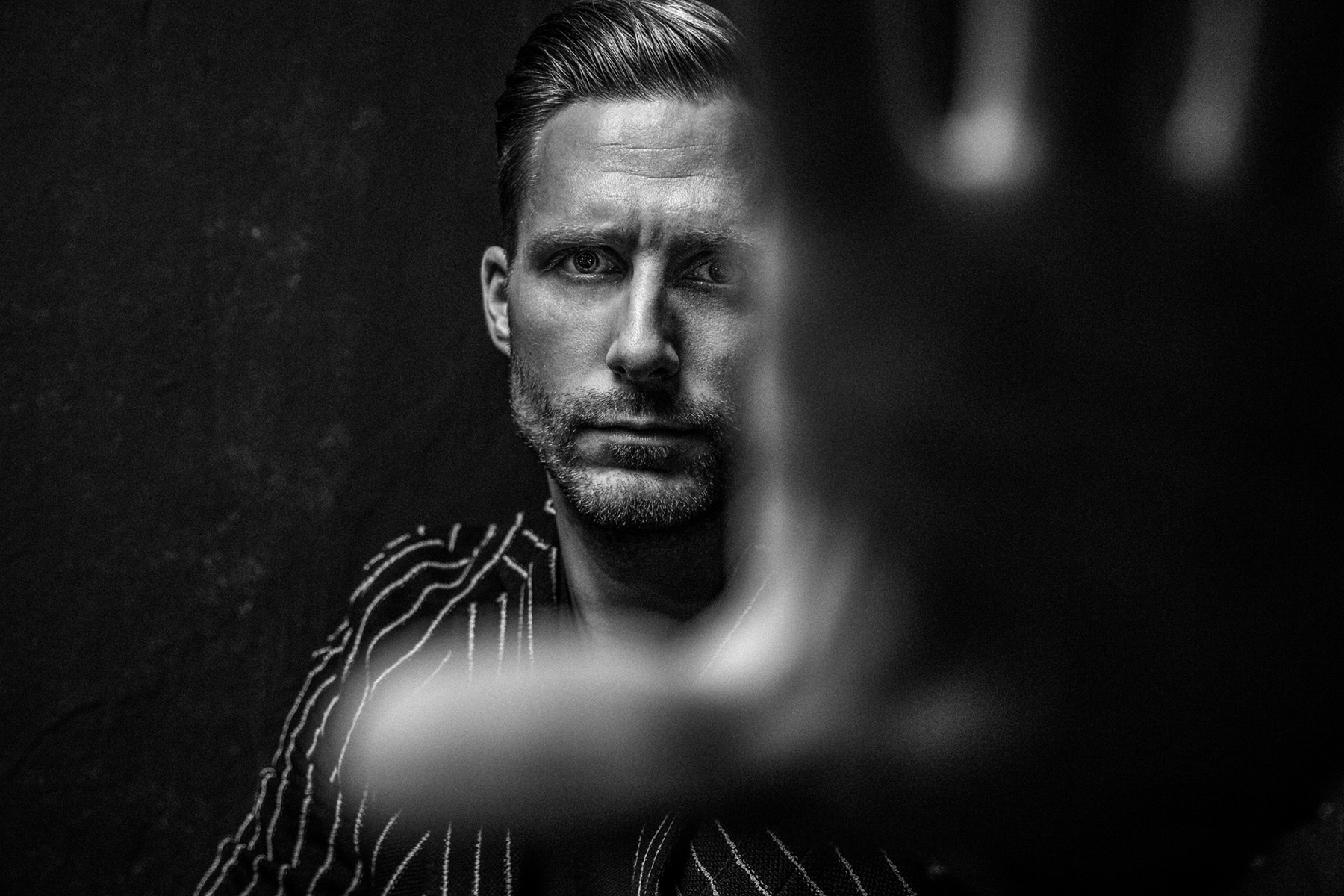 Editorialfotograf Alexander Seeboth aus Hirschberg (  Heidelberg und Mannheim ) erstellt in seinem Fotostudio professionelle Fotos in den Bereichen Business, Corporate und Peoplefotografie
